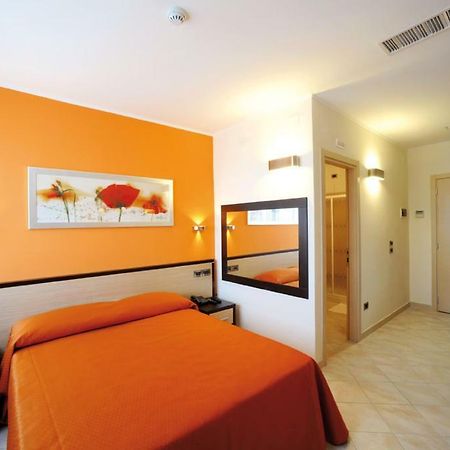 Hotel Cristina Rocca San Giovanni Eksteriør bilde