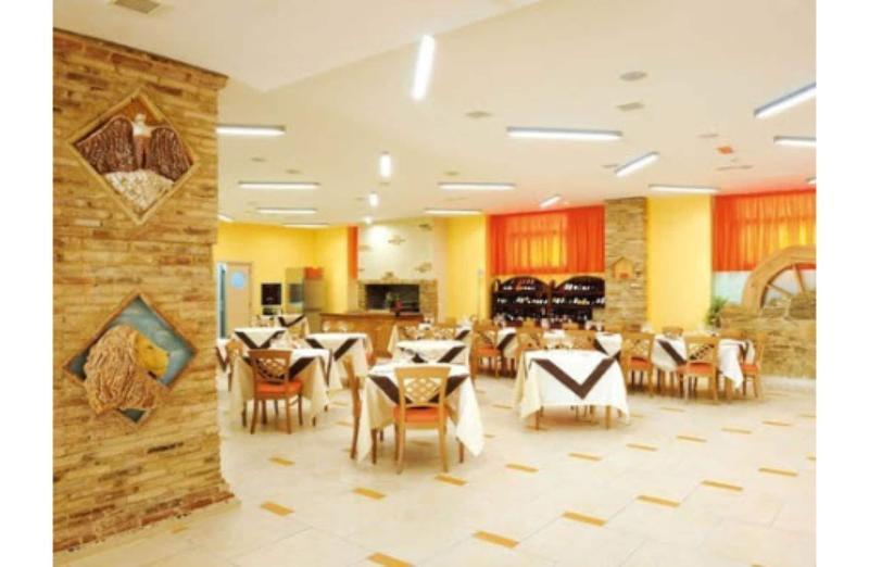 Hotel Cristina Rocca San Giovanni Eksteriør bilde