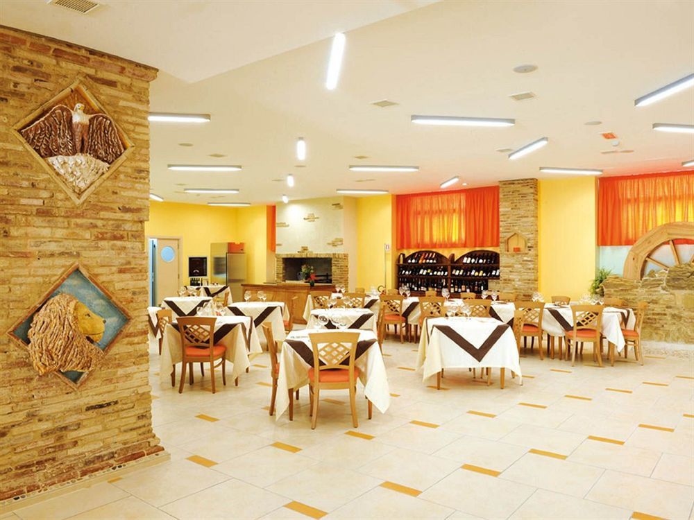 Hotel Cristina Rocca San Giovanni Eksteriør bilde
