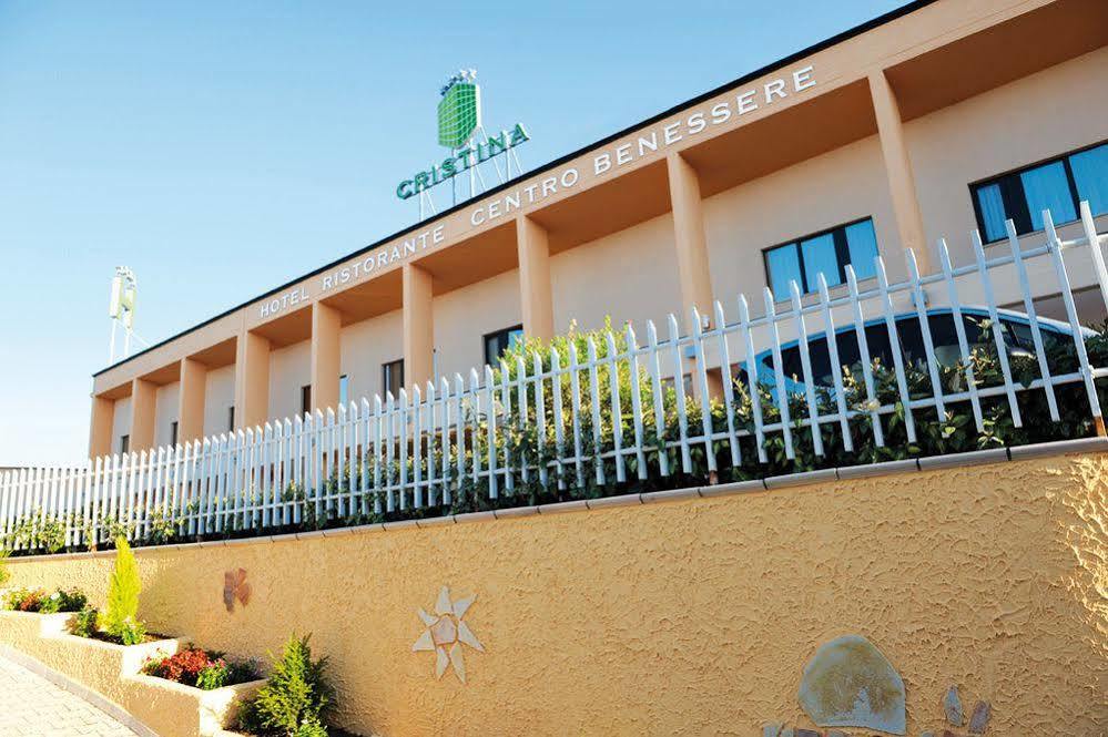 Hotel Cristina Rocca San Giovanni Eksteriør bilde