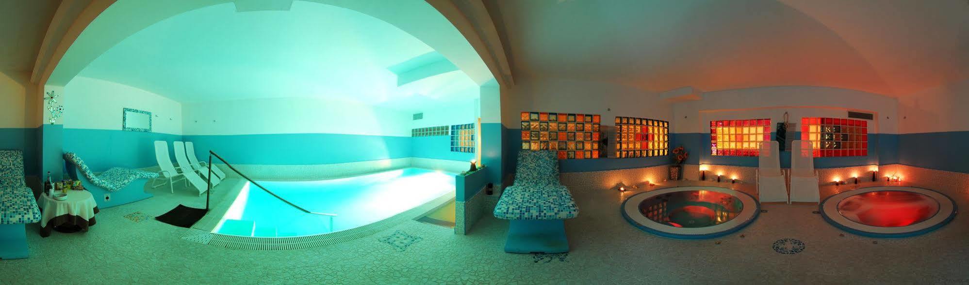 Hotel Cristina Rocca San Giovanni Eksteriør bilde